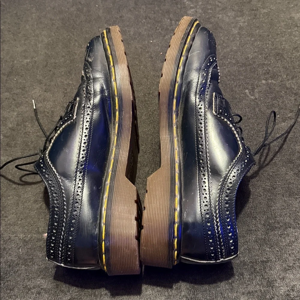 Vintage Doc Martens Navy Wingtip Oxfords men’s size 7 women’s size 9. EUC - Picture 4 of 9